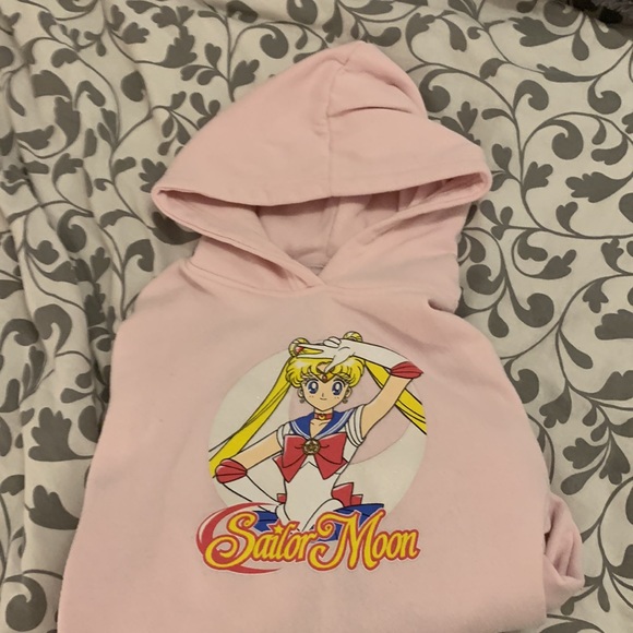 3 sweaters one in purple the second in pink and on in black - Picture 4 of 7